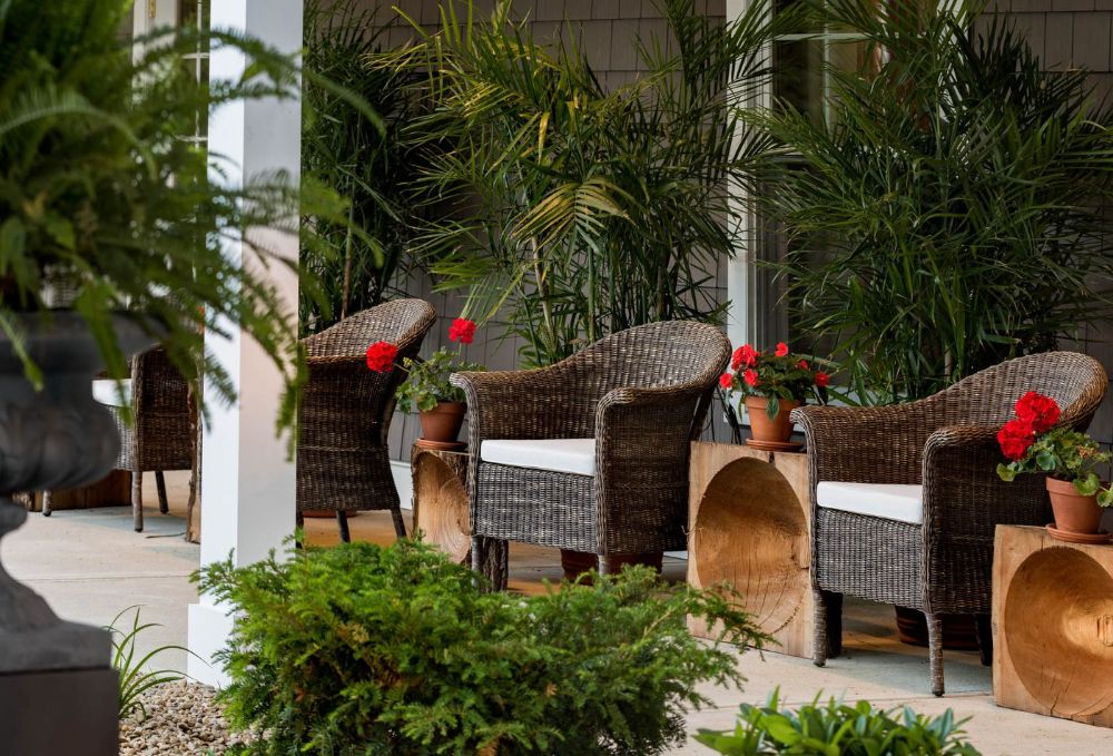 Grand front sitting area.jpg