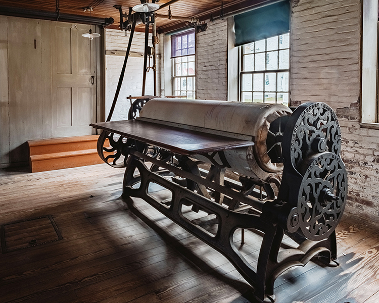 Laundry Larochelle DSF4497 web.jpg