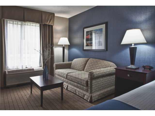 Spacious Suite at Holiday Inn Express Keene