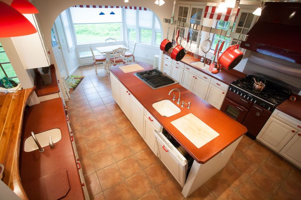 Spacious Kitchen