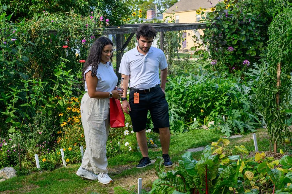 The landscape invites you to visit period gardens and homes including a Victorian-era formal garden, a colonial period kitchen garden, a global herb garden, three heritage apple orchards, as well as a colonial revival pocket garden.