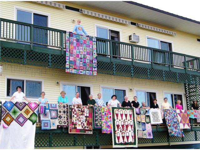 quilters are creative at Coppertoppe retreats