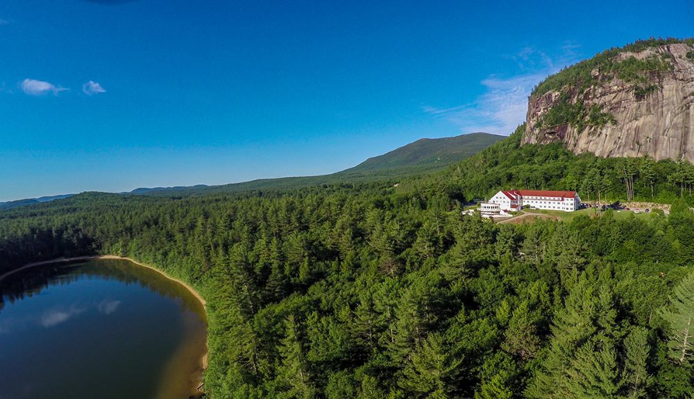 White Mountain Hotel in Spring