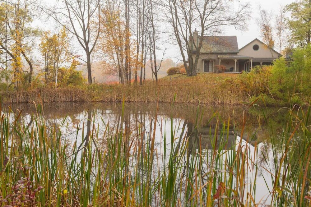 Chesterfield Inn Pond