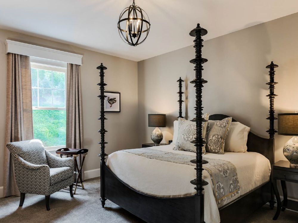 Classic King Room HR.jpg