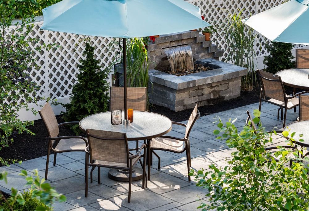 Grand Patio- Outdoor Dining (2).jpg