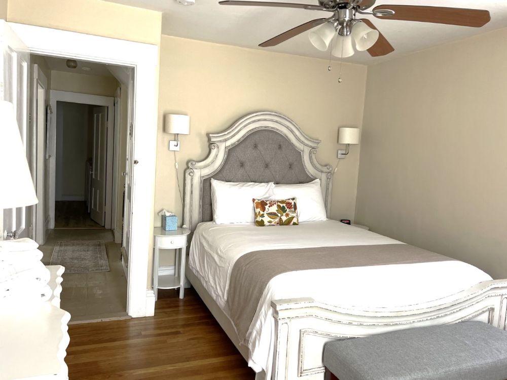 Queen Bdrm 2nd Fl.jpeg