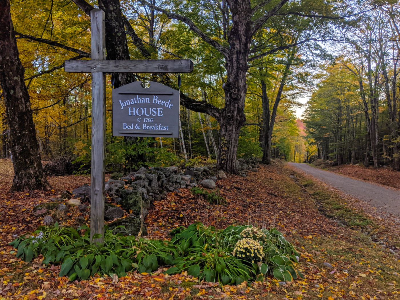 Looking south down Mt. Israel road towards the center of town where you can find The Foothills Cafe and The Corner House Restaurant