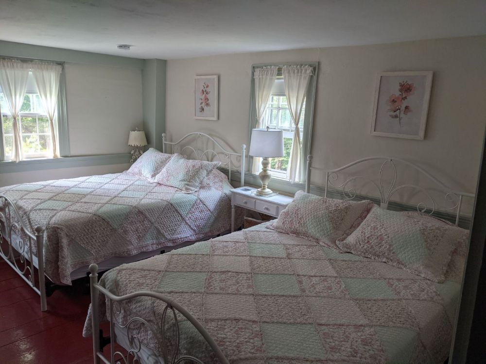 The Rose Room; two queen beds