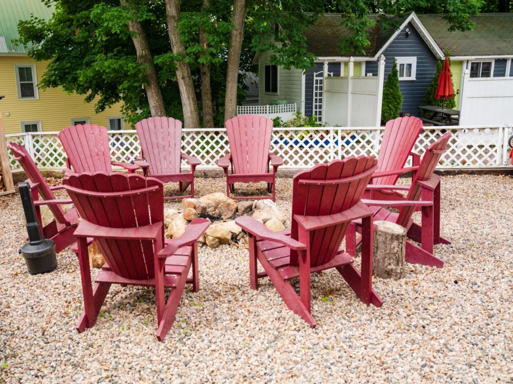 Common areas with fire pit, Jenga, Corn Hole etc.