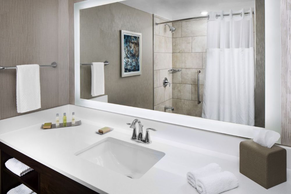 Standard Bathroom with Tub- standard in most double queen rooms
