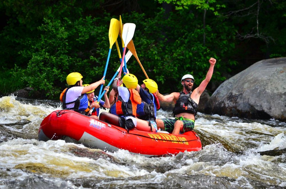 Great opportunity for team building and family fun on the water. Ideal for everything from family groups, to couple retreats and bachelor/bachelorette parties!