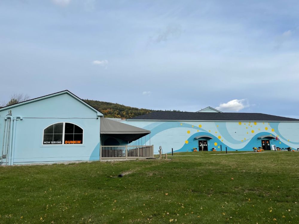 Ls building dunkin.jpg