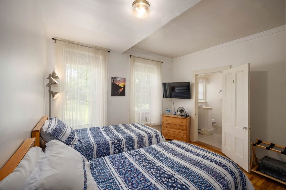 Room 1C- Two XL Twin Beds with Private Bathroom