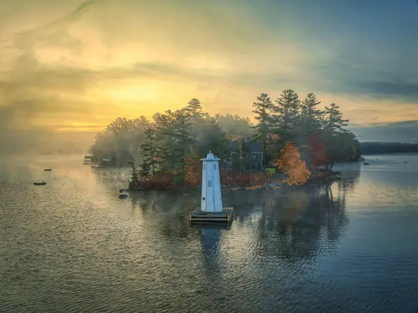 At Dolan Real Estate, we specialize in offering premium rental services, catering to both long-term and short-term accommodation needs in the picturesque Great Lake Sunapee Region of New Hampshire.   We offer high-quality vacation rentals that are meticulously maintained and updated to ensure a carefree and enjoyable stay. Choose from our selection of luxury homes and condos, including waterfront properties and secluded retreats, to find the perfect setting for your getaway.