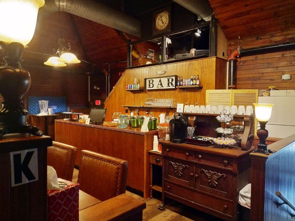 M&D Playhouse offers patrons a full-service bar and concession area to relax before the show and during intermission. 