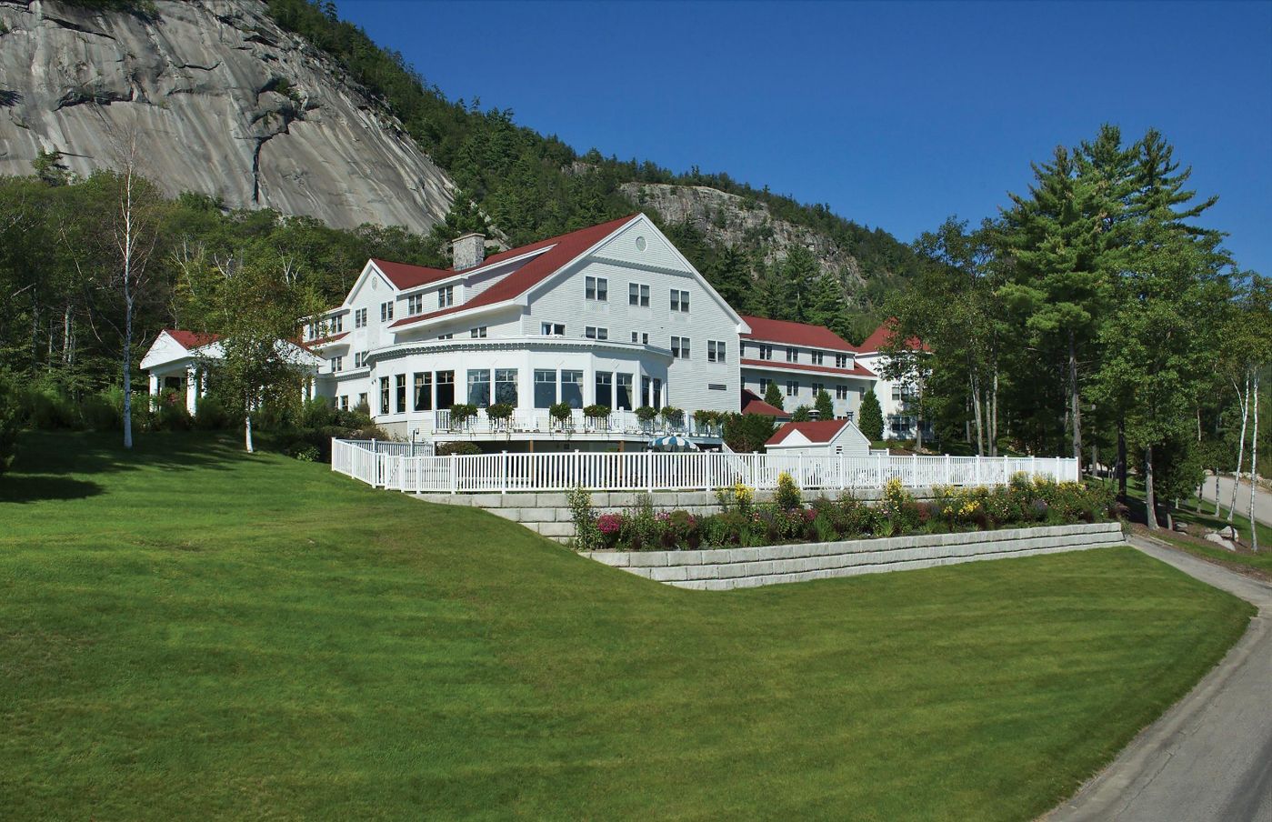 White Mountain Hotel in Summer